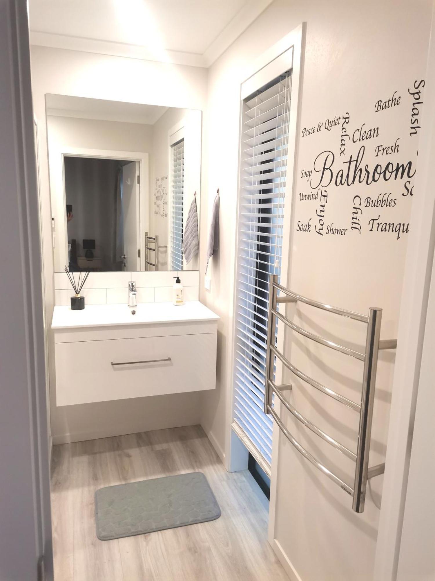 Stylish Private Guest House Ensuite Only Rolleston Экстерьер фото
